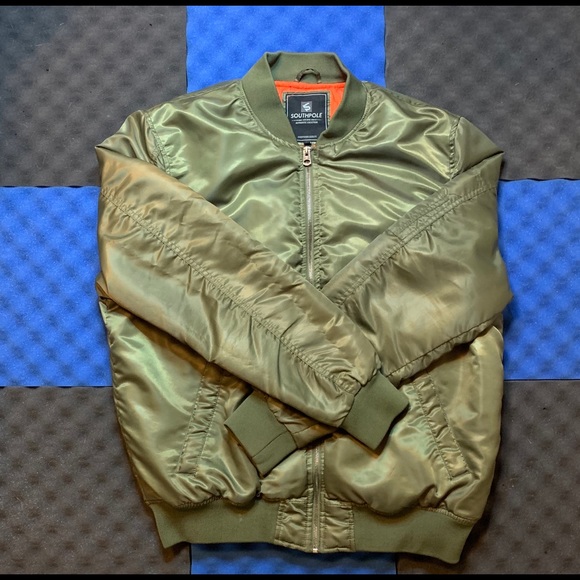 Green puffy coat - Picture 2 of 3